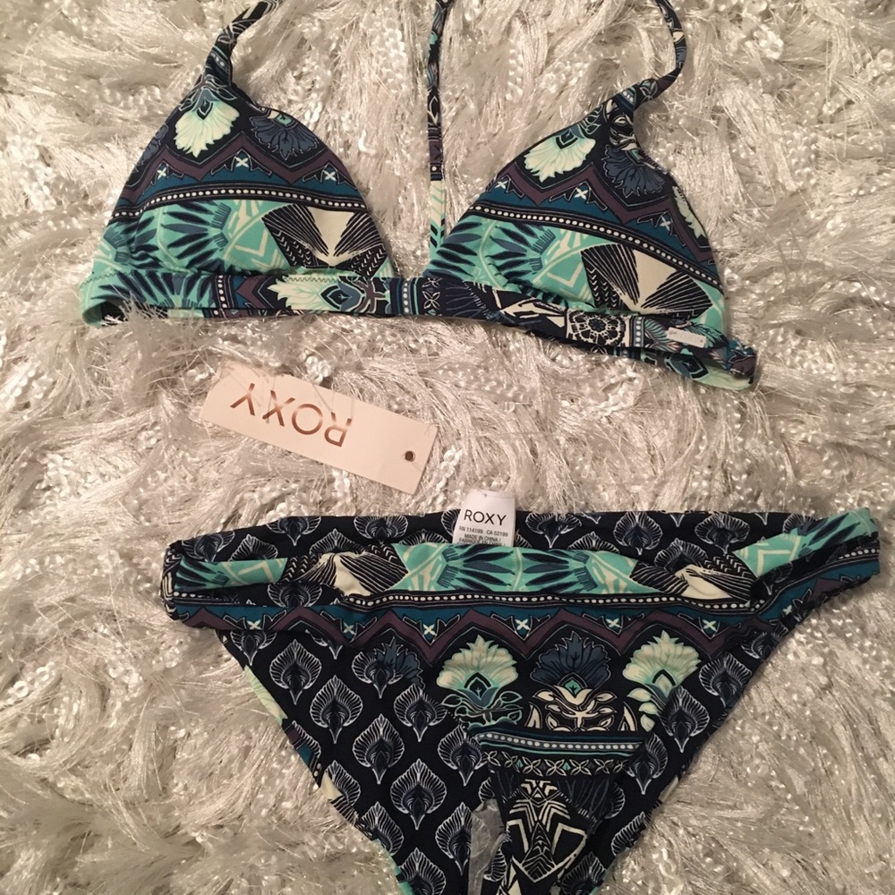 Reversible Roxy bikini NWT